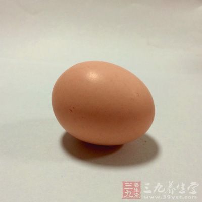 豬肉餡650克、雞蛋1個(gè)、馬蹄4個(gè)