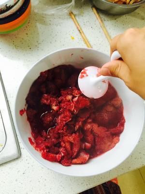 夏日必備冷飲“楊梅汁”的做法 步驟3