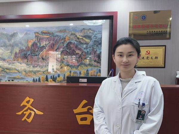海軍軍醫(yī)大學(xué)附屬長征醫(yī)院 黃小天教授