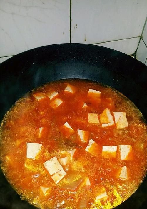 鮮魚豆腐湯的制作方法（健康美味的家常湯菜）