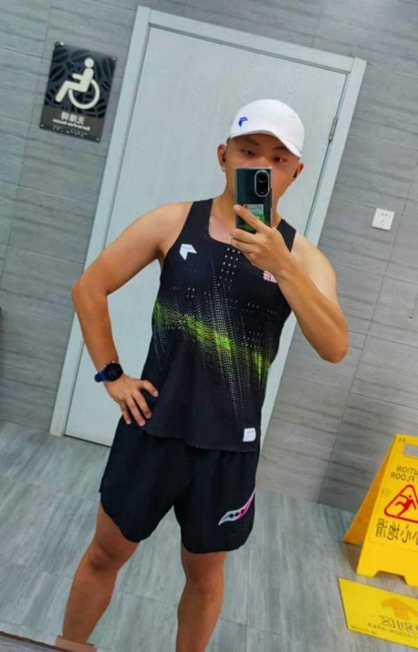 國內(nèi)有哪些專門做跑步鞋服裝備的新品牌值得推薦？-有駕