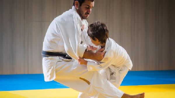 睡前做什么运动既既减肥又睡的好 3个普拉提瘦身运动有效改善失眠