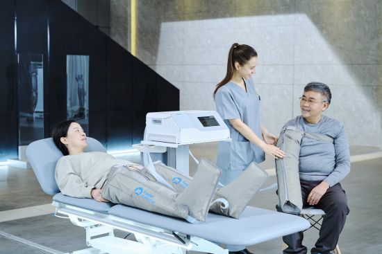傅利葉智能AirFortis?空氣波壓力循環(huán)治療系統(tǒng)可雙人同時(shí)使用