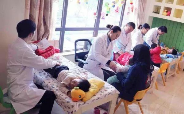 妈妈学小儿推拿来极鹤，报名最高优惠500元