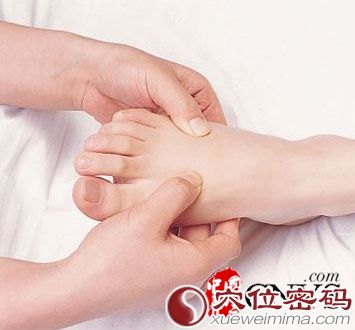 中醫(yī)經(jīng)絡(luò)養(yǎng)生 12個(gè)經(jīng)絡(luò)保健動(dòng)作通經(jīng)活絡(luò)