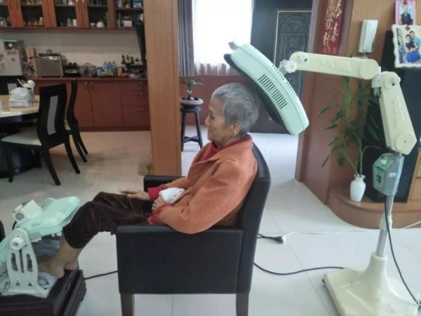 86歲褥瘡老人的奇跡康復(fù) ——全科治療儀是家庭醫(yī)生的好助手