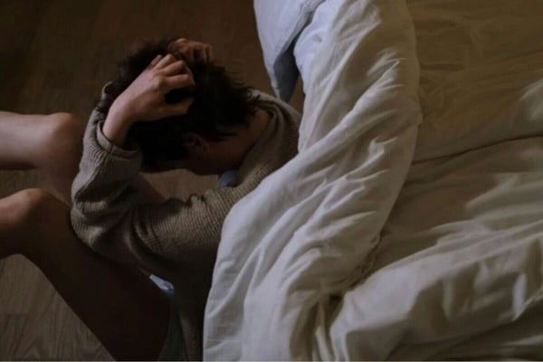 第一脈輪「海底輪」詳解：是讓你腳踏實(shí)地的能量中心，若失衡會易怒、焦慮、沒安全感！