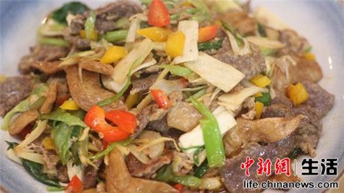 健身饮食要搭配得当鱼肉搭配蔬菜营养好吸收