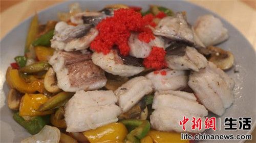 健身饮食要搭配得当鱼肉搭配蔬菜营养好吸收