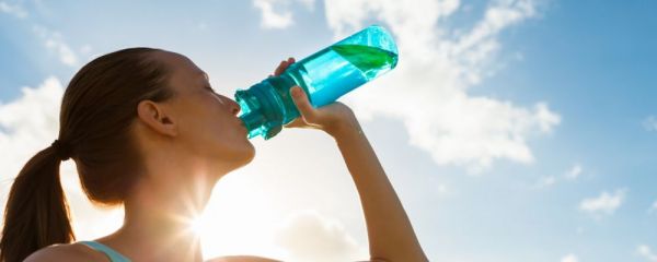 運動喝水要注意什么 運動前后這樣喝水效果加倍 運動喝水注意什么