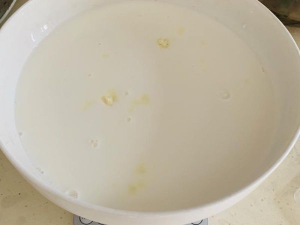 純奶手撕吐司的做法 步驟1