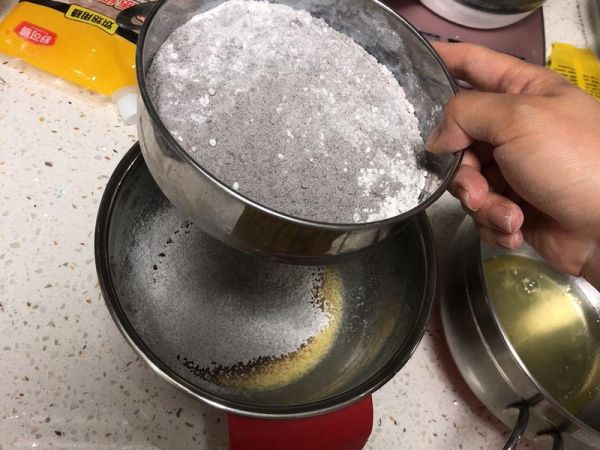 純奶手撕吐司的做法 步驟1