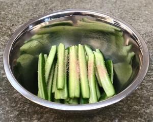 涼拌小黃瓜的做法 步驟2