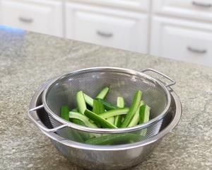 涼拌小黃瓜的做法 步驟4