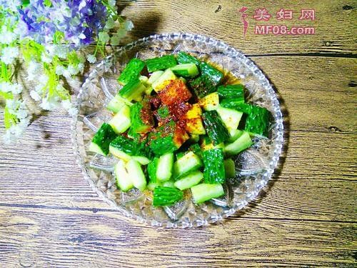 凉拌黄瓜块的做法