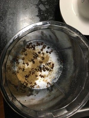 炸魷魚(yú)配腌制小黃瓜卷的做法步驟 第2步