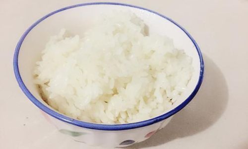 方便面和米飯哪個(gè)熱量高