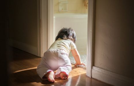 怎樣鍛煉寶寶爬行 如何教寶寶爬行