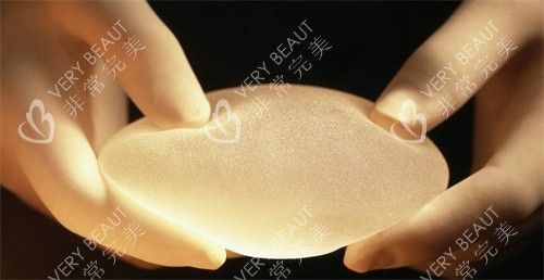隆胸硅膠假體