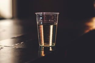 兒童水杯品牌玻璃水杯，呵護(hù)寶寶健康，打造品質(zhì)生活