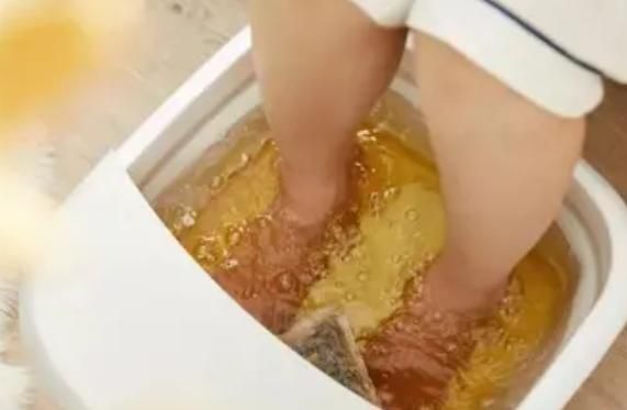 每天晚上泡腳可以瘦腿嗎，泡腳能緩解不安腿嗎