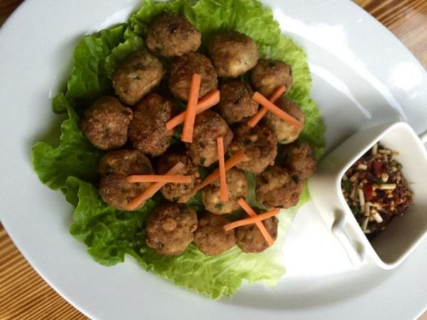 晚餐 健康無油香菇肉末豆腐圓子 空氣炸鍋制作