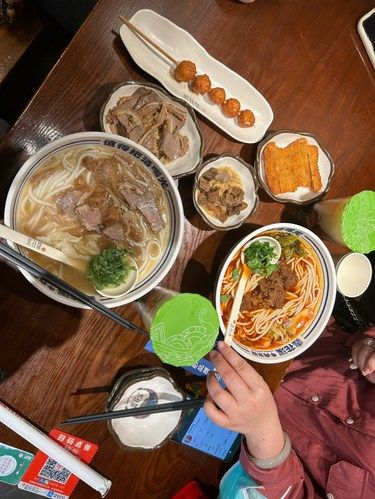 9.9的鑫花溪套餐也太香了，感謝工會云集?。?></p><p>#0元玩轉(zhuǎn)這座城 在工會云集看到的超值的套餐！9.9點了一份「特色招牌牛雜粉」?「爆品花枝丸」?牛雜?綠豆湯～同事點了牛腩粉絲，感覺牛雜粉更好吃一些！花枝丸必點的，外皮脆脆的，牛雜很香～還點了一些別的小食～店員服務(wù)態(tài)度很好，沒有因為便宜的套餐區(qū)別對待～點贊 #一起來嗦粉 #創(chuàng)作者賞金計劃 #綠豆湯 #天天領(lǐng)紅包 #天天領(lǐng)現(xiàn)金 #蘇州探店報告 #蘇州美食 #蘇州吃喝玩樂 #鑫花溪牛肉米粉 </p><p><img src=