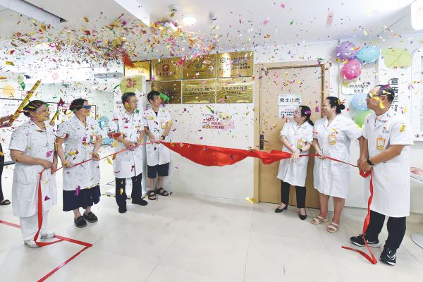     5月9日，南寧市婦幼保健院兒童青少年體重管理中心揭牌。    （李肖昌 攝）