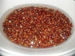 零失?。∶饪椿穑『?jiǎn)易版自制蜜紅豆&免炒無油紅豆沙餡(電燉鍋版紅豆餡)的做法 步驟2