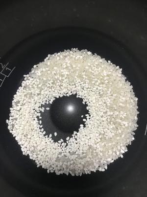 上班族必備的低脂的糯糯的紅薯粥(紫薯粥)的做法 步驟1