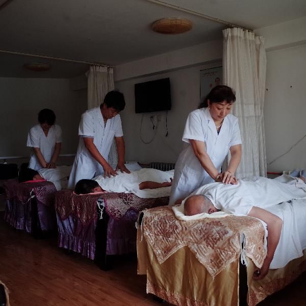 中醫(yī)如何按摩能減掉腹部贅肉呢