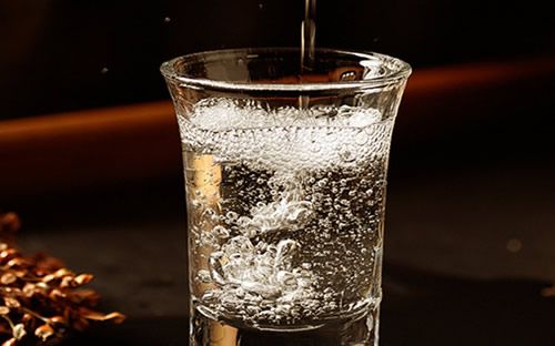 高粱酒圖片