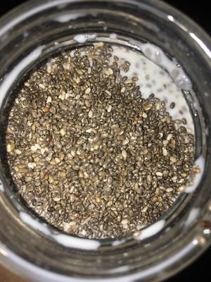 便秘、減脂－無糖奇亞籽酸奶早餐一撐到扶墻的做法 步驟1