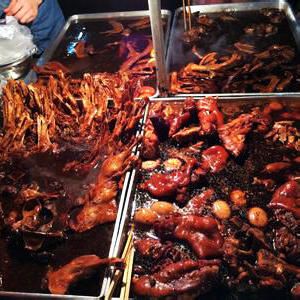 熱鹵現(xiàn)撈 廠家地址培訓(xùn)班秘制配料調(diào)味粉麻辣鮮香鴨脖鹵料包