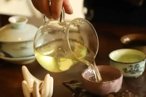 飯后多久喝茶，適宜飯后一小時喝茶(避免濃茶)