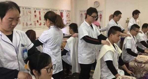 湖北健康職業(yè)學(xué)校