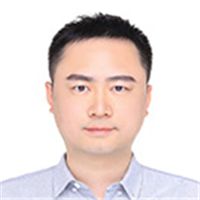 易嘉龙
