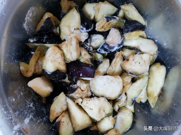 茄子怎么做清淡又好吃？教你一招出鍋軟糯咸香特別下飯