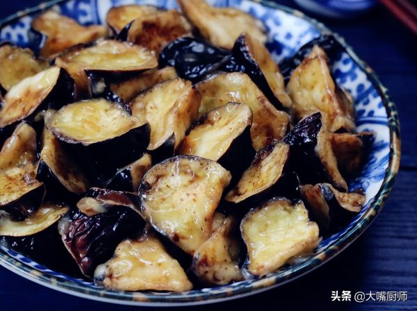 茄子怎么做清淡又好吃？教你一招出鍋軟糯咸香特別下飯