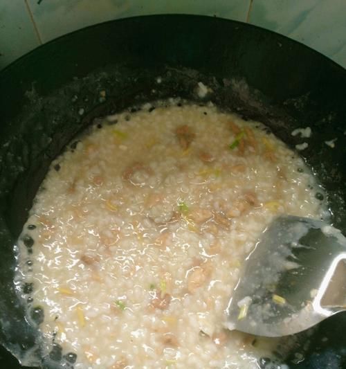 營(yíng)養(yǎng)美味，豬肝生菜粥的制作方法（家庭烹飪，輕松享受健康飲食）