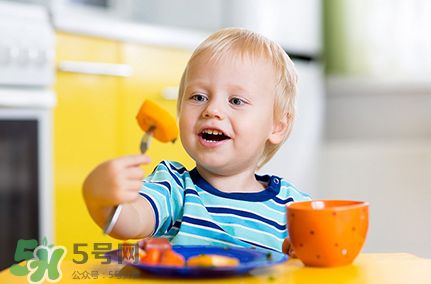 輔食添加過(guò)早的危害？為什么不能過(guò)早的添加輔食？