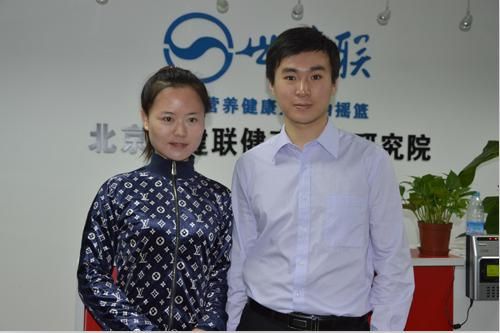 于老师和学员合影