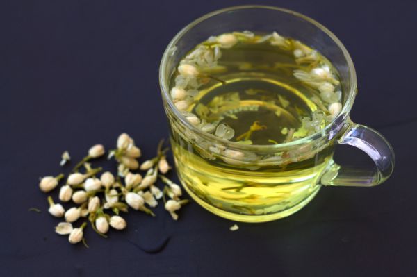 臉部出油喝什么茶？10種茶喝起來清爽又美容
