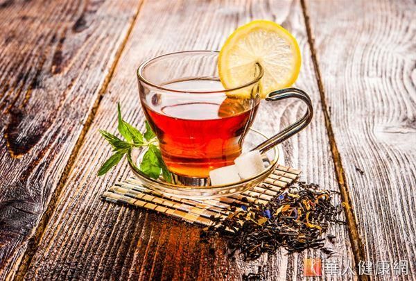 喝茶最佳溫度是60度左右，不要超過70度，喝太燙的茶，會傷害食道。