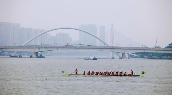 广州国际龙舟邀请赛珠江击水，市民观赛指南来了
