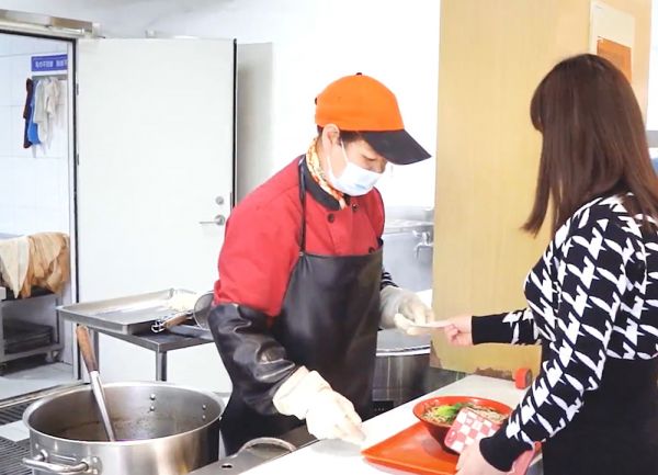 智能自助點(diǎn)餐機(jī)