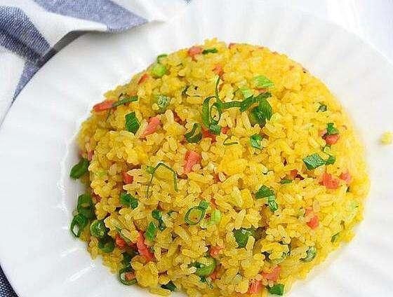 7個懶人蛋炒飯的做法，5分鐘做一份，營養(yǎng)美味，一周不重樣