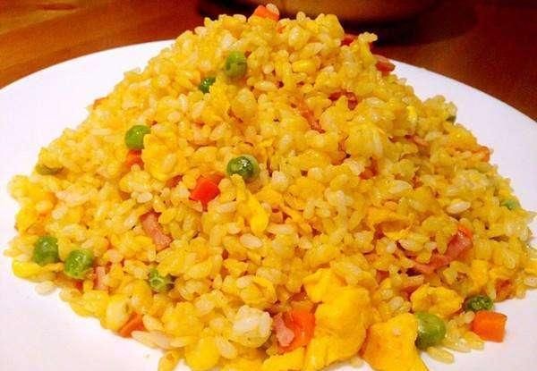 7個懶人蛋炒飯的做法，5分鐘做一份，營養(yǎng)美味，一周不重樣