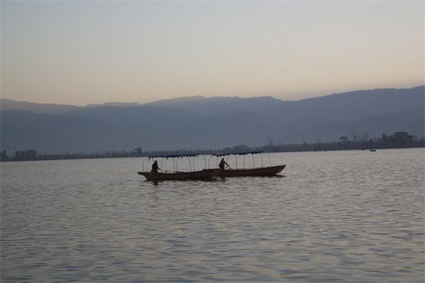 白开水的功效与作用-健康饮水征文题目新颖