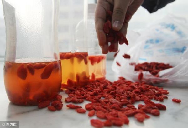 降脂抗癌,枸杞的好处多多,只会泡水你就亏了